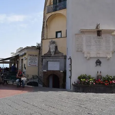 Casa Vera, * קאפרי